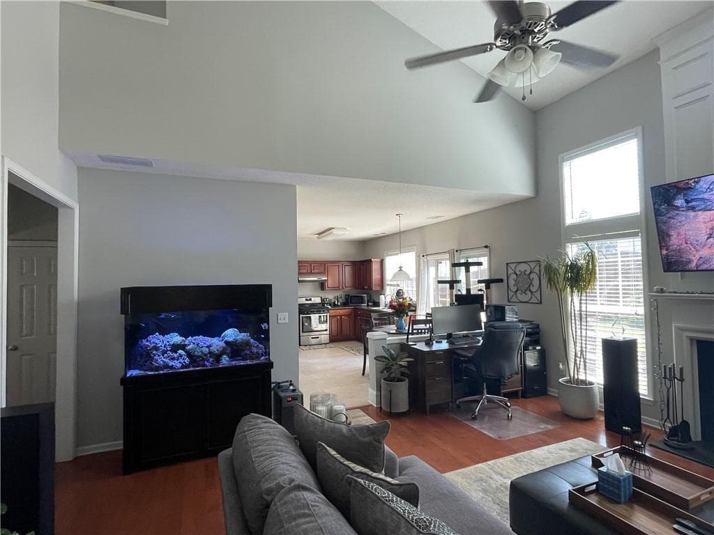 3 bedroom, 3 bathroom single family residence for rent at 8960 Friarbridge Drive, Suwanee, GA 30024 for $2,395 a month — photo 6