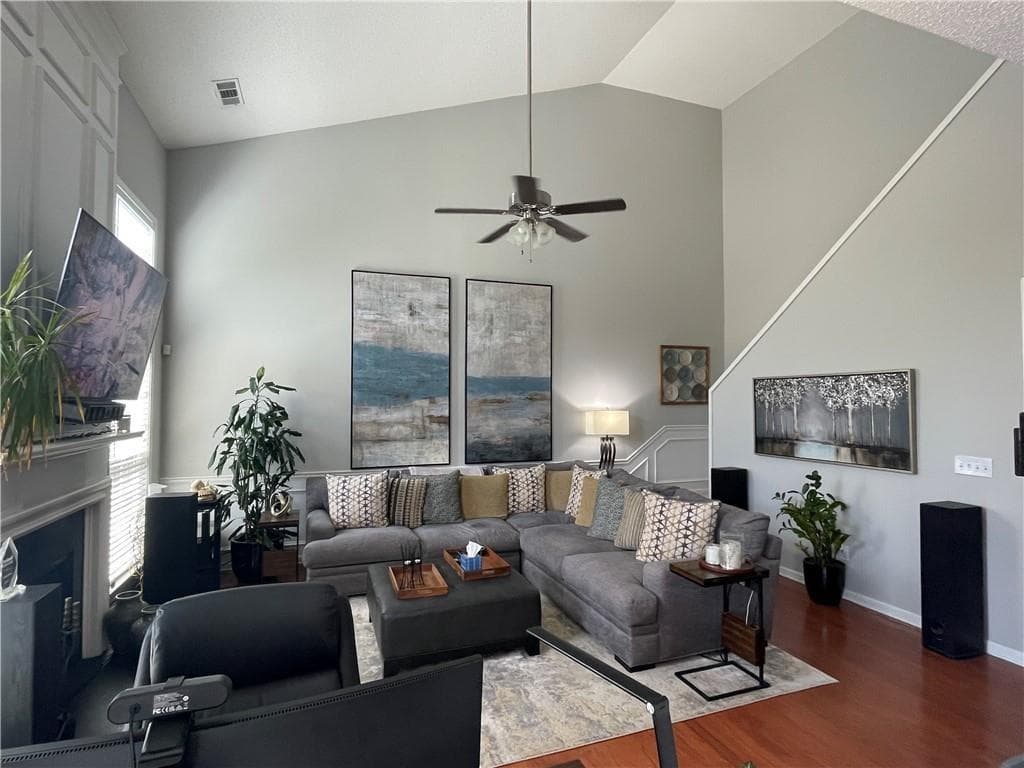 3 bedroom, 3 bathroom single family residence for rent at 8960 Friarbridge Drive, Suwanee, GA 30024 for $2,395 a month — photo 9