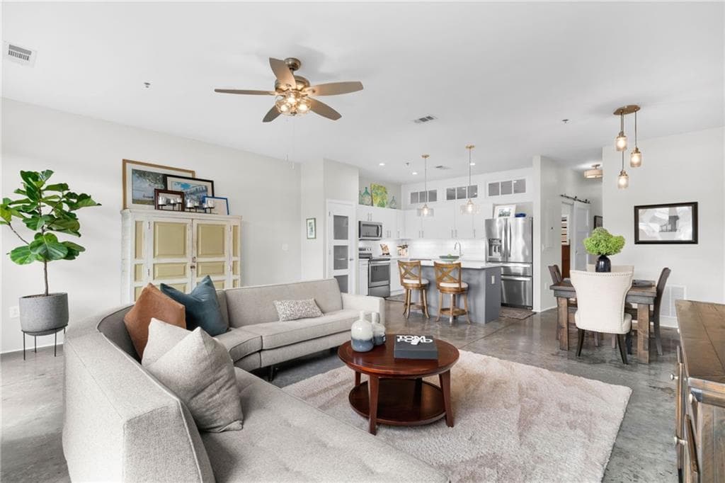 1 bedroom, 2 bathroom, 960 sq ft condominium for sale at 560 Dutch Valley Road 2309, Atlanta, GA 30324 — photo 5