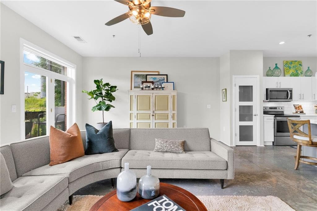 1 bedroom, 2 bathroom, 960 sq ft condominium for sale at 560 Dutch Valley Road 2309, Atlanta, GA 30324 — photo 7