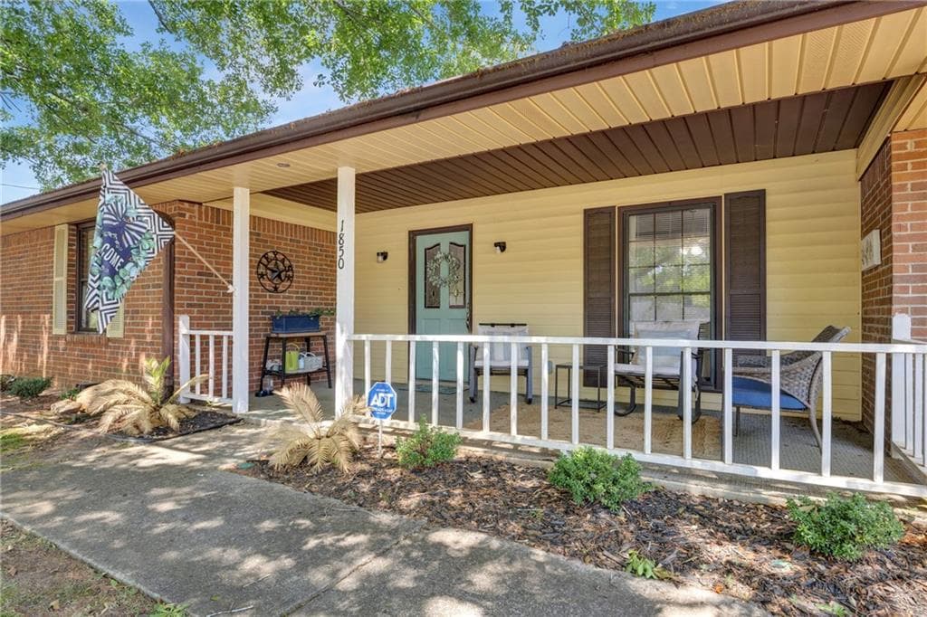 3 bedroom, 2 bathroom, 1,650 sq ft single family residence under contract at 1850 Brandy Lane, Conyers, GA 30013 — photo 3