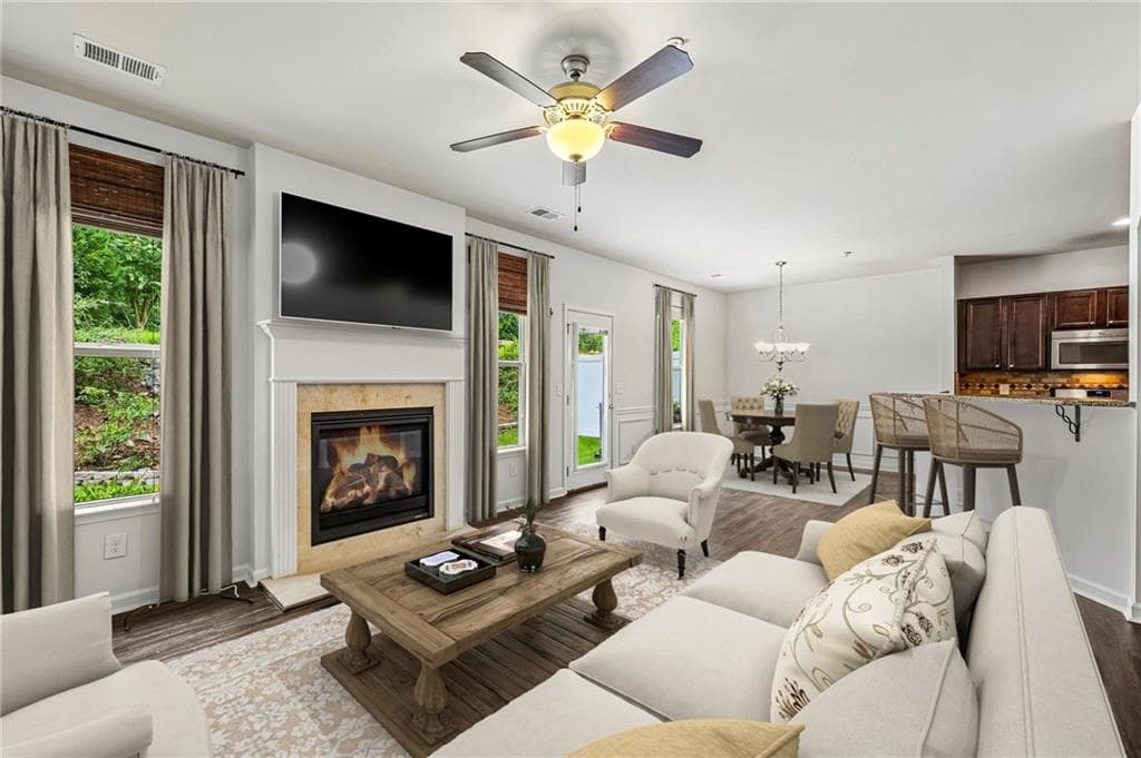 3 bedroom, 3 bathroom, 2,223 sq ft townhouse under contract at 3275 Castleberry Village Drive, Cumming, GA 30040 — photo 2
