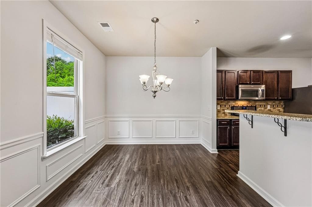 3 bedroom, 3 bathroom, 2,223 sq ft townhouse under contract at 3275 Castleberry Village Drive, Cumming, GA 30040 — photo 5
