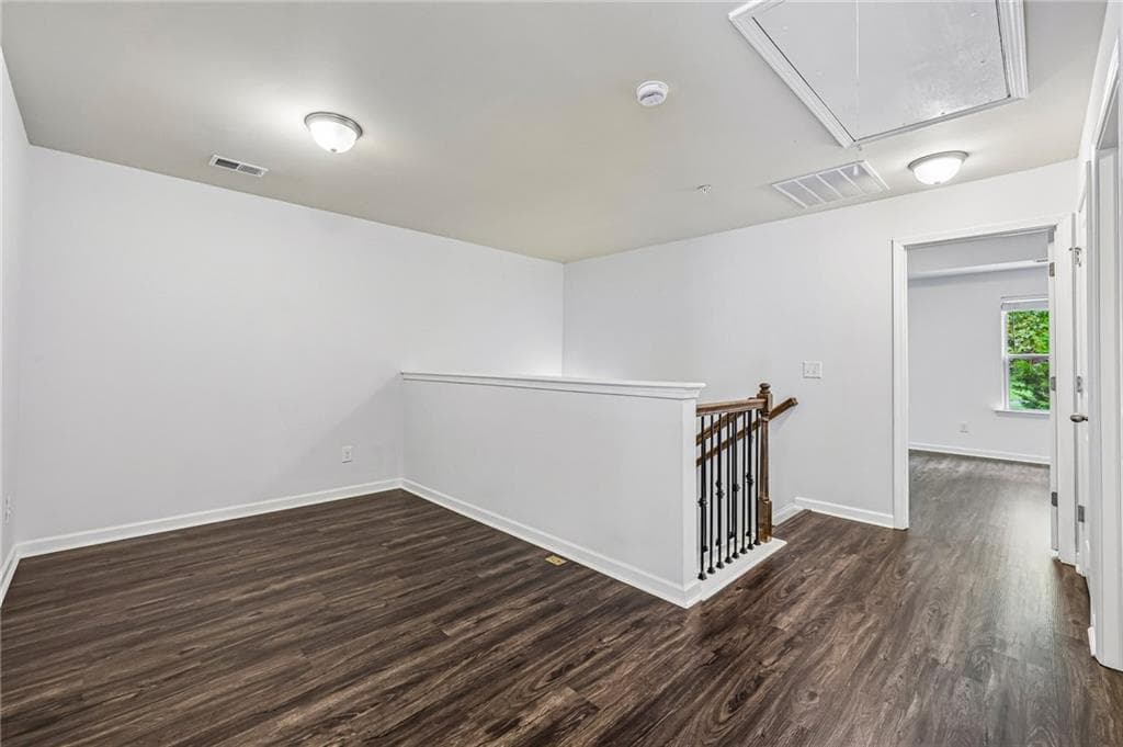 3 bedroom, 3 bathroom, 2,223 sq ft townhouse under contract at 3275 Castleberry Village Drive, Cumming, GA 30040 — photo 10
