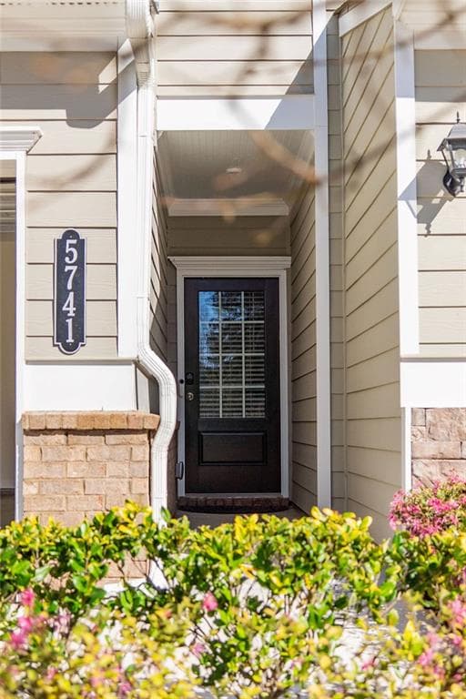 3 bedroom, 3 bathroom, 1,766 sq ft single family residence under contract at 5741 Silver Lake Drive, Mableton, GA 30126 — photo 2
