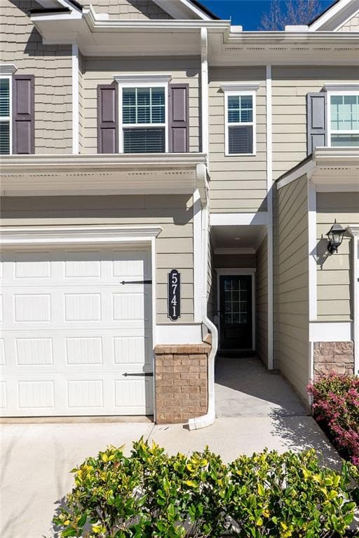 3 bedroom, 3 bathroom, 1,766 sq ft single family residence under contract at 5741 Silver Lake Drive, Mableton, GA 30126 — photo 3