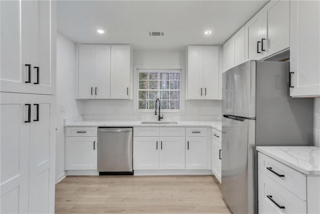 4 bedroom, 2 bathroom, 1,971 sq ft single family residence for rent at 3296 Columbia Woods Drive, Decatur, GA 30032 for $2,400 a month — photo 8