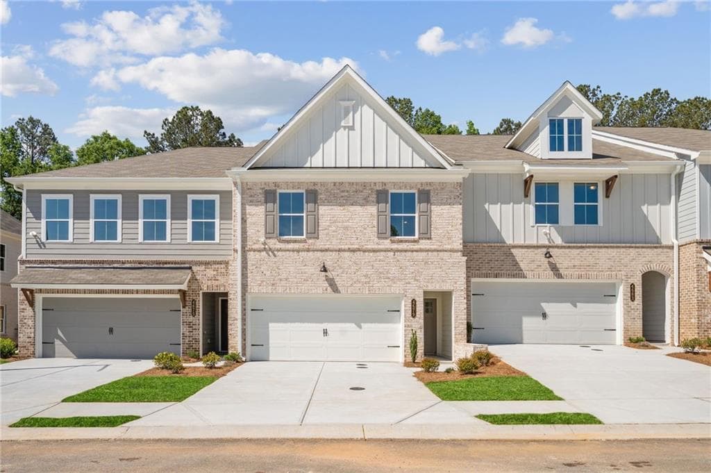 3 bedroom, 3 bathroom, 1,805 sq ft townhouse under contract at 4679 Larkfield Way 20, Powder Springs, GA 30127