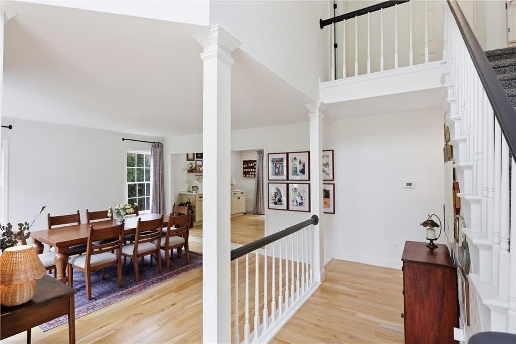 6 bedroom, 4 bathroom, 3,865 sq ft single family residence under contract at 2114 Jockey Hollow Drive, Kennesaw, GA 30152 — photo 4