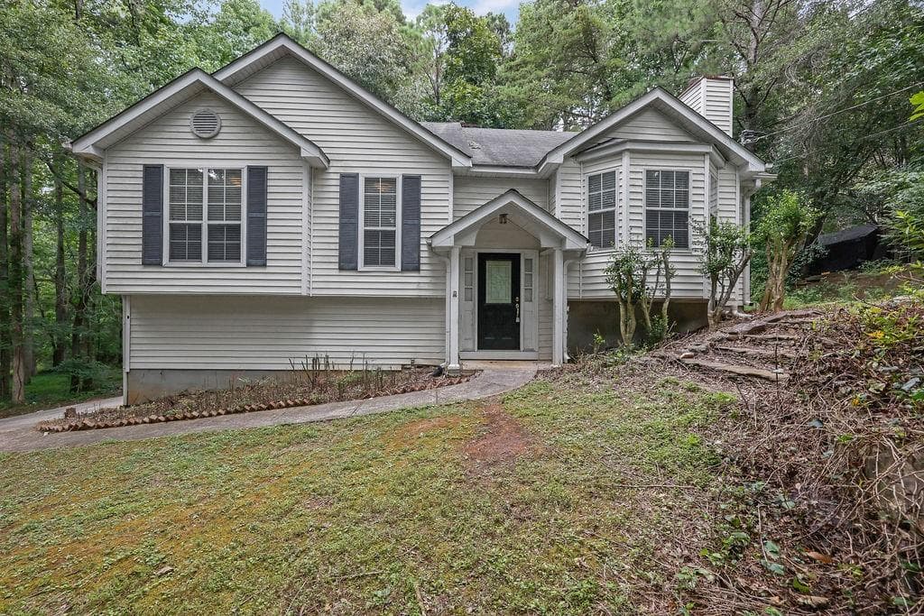 3 bedroom, 3 bathroom, 2,193 sq ft single family residence under contract at 454 Bradshaw Lane, Canton, GA 30115