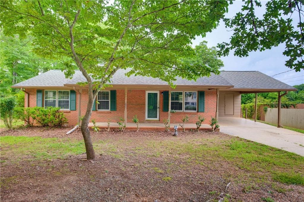 2 bedroom, 2 bathroom, 1,100 sq ft single family residence for sale at 640 Davis Mill Road, Dallas, GA 30157