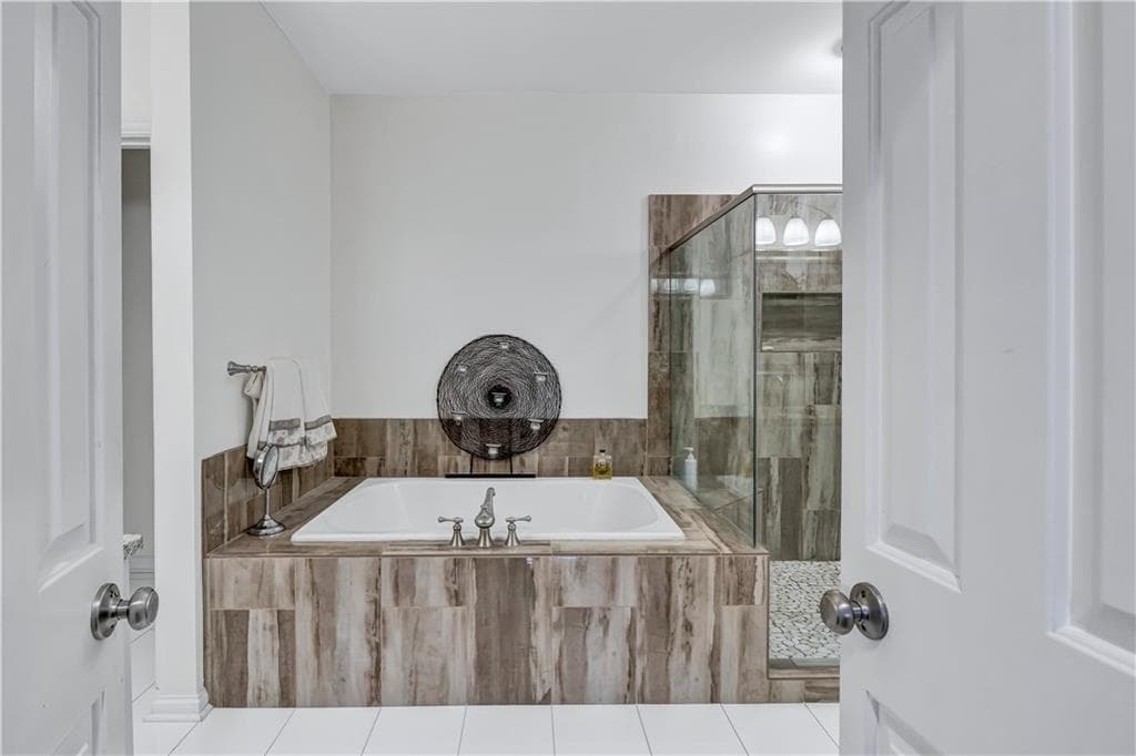 2 bedroom, 3 bathroom, 1,693 sq ft condominium for sale at 1735 Peachtree Street 430, Atlanta, GA 30309 — photo 8