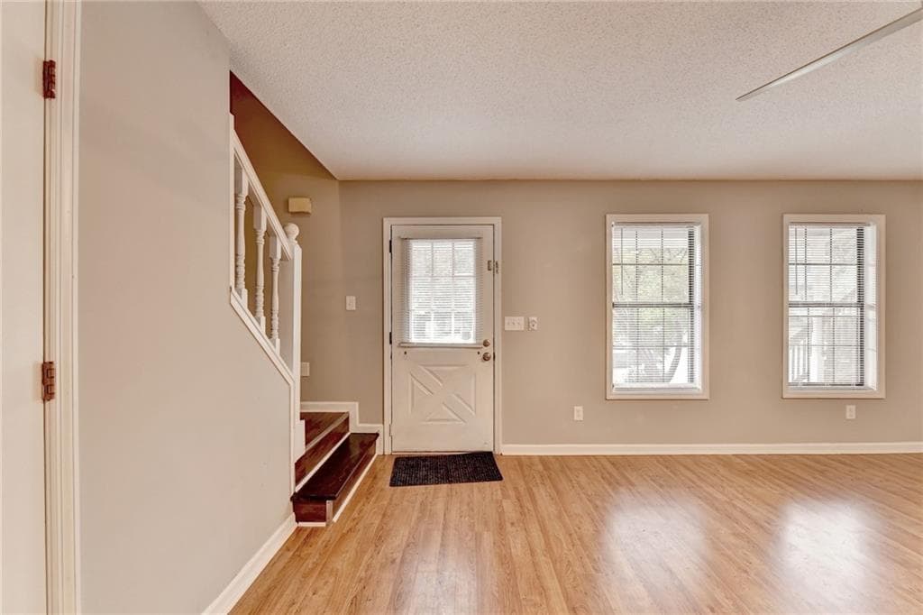 2 bedroom, 3 bathroom, 1,320 sq ft townhouse under contract at 8030 Sand Wedge Circle, Kennesaw, GA 30144 — photo 9