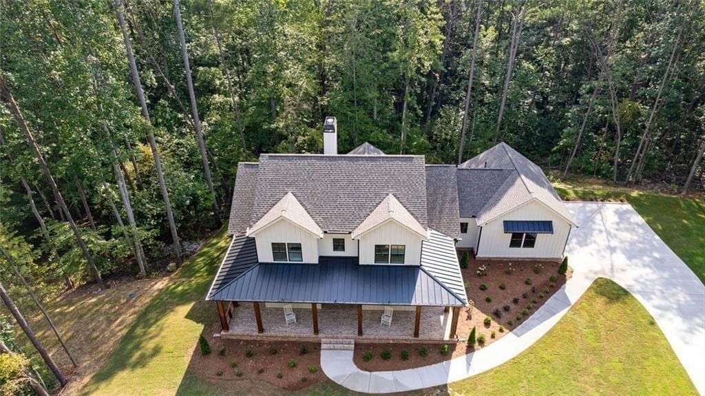 4 bedroom, 4 bathroom, 6,062 sq ft single family residence for sale at 240 Highlands Chase, Ball Ground, GA 30107 — photo 2