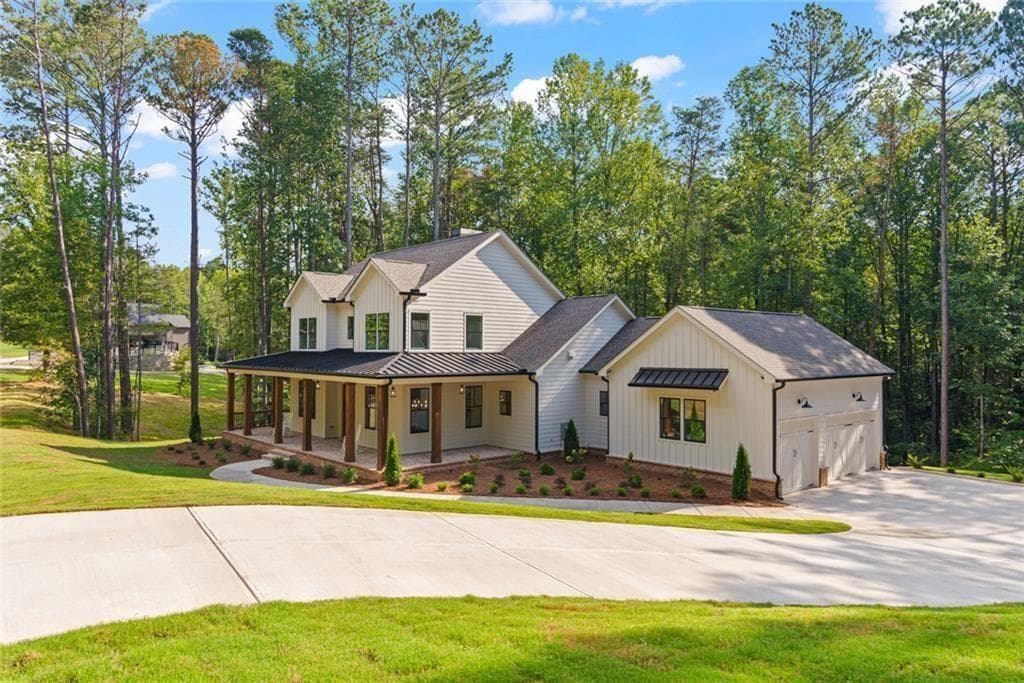 4 bedroom, 4 bathroom, 6,062 sq ft single family residence for sale at 240 Highlands Chase, Ball Ground, GA 30107 — photo 4