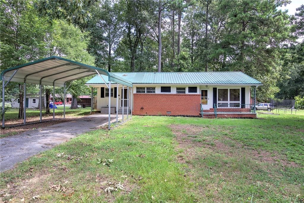 2 bedroom, 1 bathroom, 1,203 sq ft single family residence for sale at 113 Burton Drive, Calhoun, GA 30701