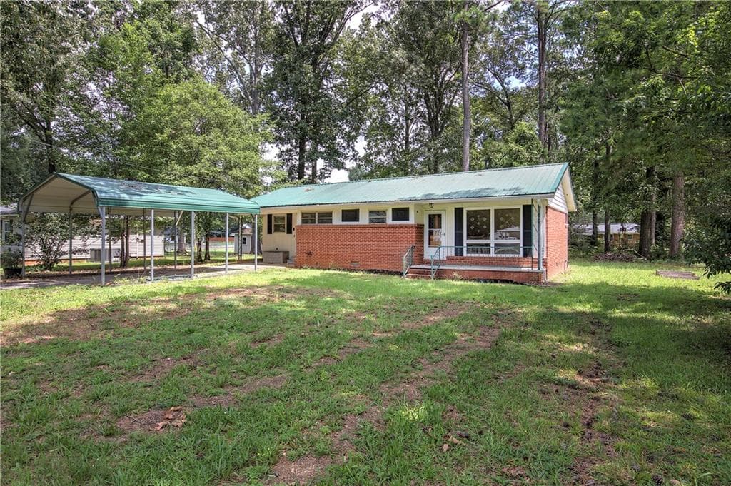 2 bedroom, 1 bathroom, 1,203 sq ft single family residence for sale at 113 Burton Drive, Calhoun, GA 30701 — photo 2