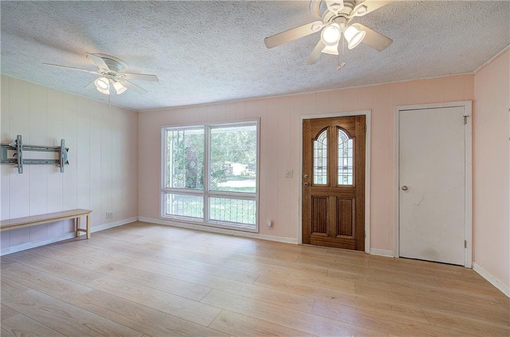 2 bedroom, 1 bathroom, 1,203 sq ft single family residence for sale at 113 Burton Drive, Calhoun, GA 30701 — photo 4