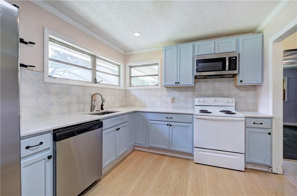 2 bedroom, 1 bathroom, 1,203 sq ft single family residence for sale at 113 Burton Drive, Calhoun, GA 30701 — photo 8