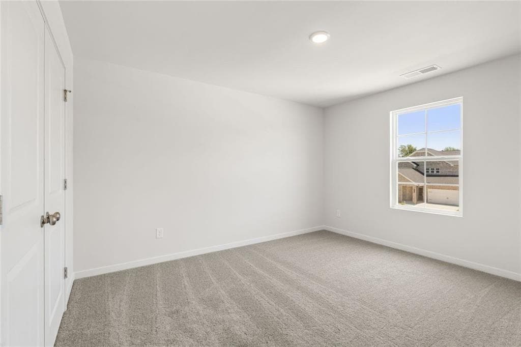 5 bedroom, 3 bathroom, 2,774 sq ft single family residence under contract at 324 EARNSHAW Avenue, Mcdonough, GA 30253 — photo 9