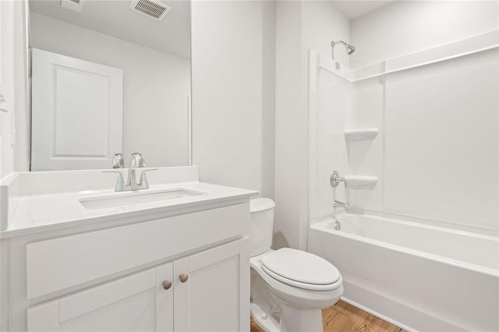 5 bedroom, 3 bathroom, 2,774 sq ft single family residence under contract at 324 EARNSHAW Avenue, Mcdonough, GA 30253 — photo 10