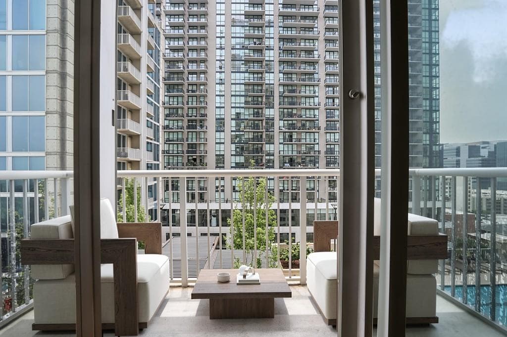 1 bedroom, 1 bathroom, 838 sq ft condominium for sale at 855 Peachtree Street 1311, Atlanta, GA 30308 — photo 5