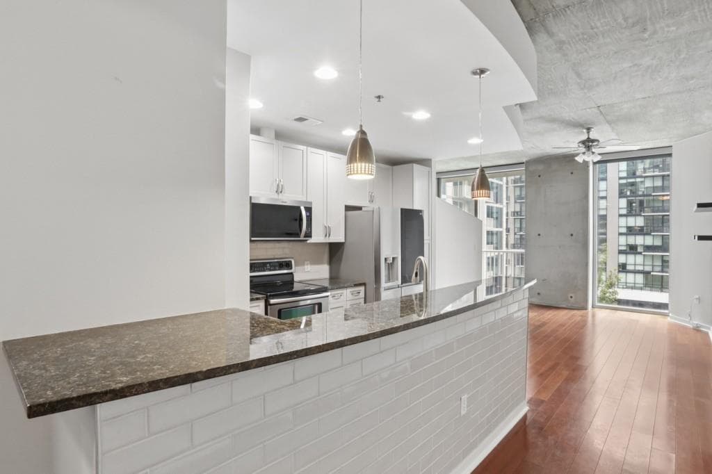 1 bedroom, 1 bathroom, 838 sq ft condominium for sale at 855 Peachtree Street 1311, Atlanta, GA 30308 — photo 10