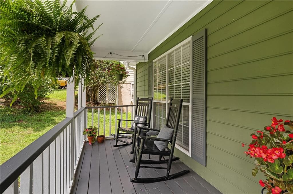 3 bedroom, 2 bathroom, 1,500 sq ft single family residence for sale at 5705 Princeton Oaks Drive, Buford, GA 30518 — photo 5