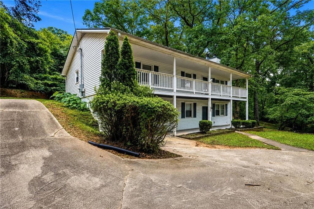 4 bedroom, 2 bathroom, 1,872 sq ft single family residence for sale at 2333 Donnie Lee Drive, Gainesville, GA 30506 — photo 2