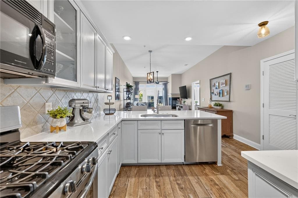 2 bedroom, 2 bathroom, 1,293 sq ft condominium for sale at 210 Creek View Lane 201, Roswell, GA 30075 — photo 9