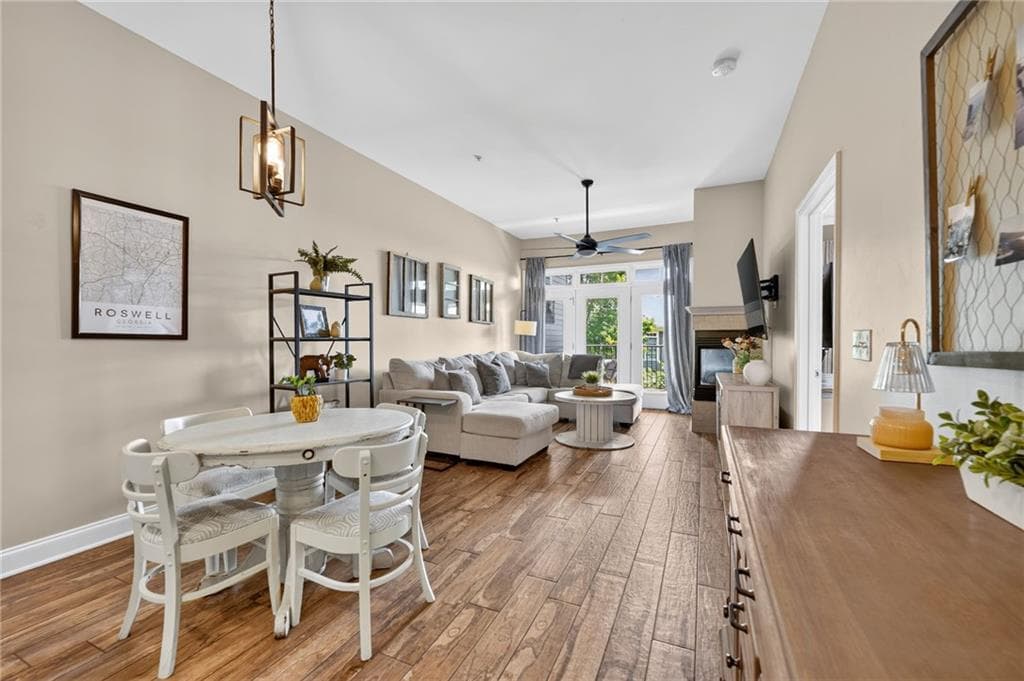 2 bedroom, 2 bathroom, 1,293 sq ft condominium for sale at 210 Creek View Lane 201, Roswell, GA 30075 — photo 1 of 34