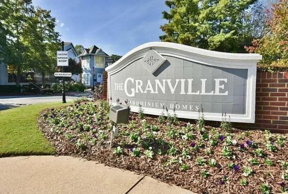 2 bedroom, 2 bathroom, 1,032 sq ft condominium for sale at 120 Granville Court, Atlanta, GA 30328 — photo 2