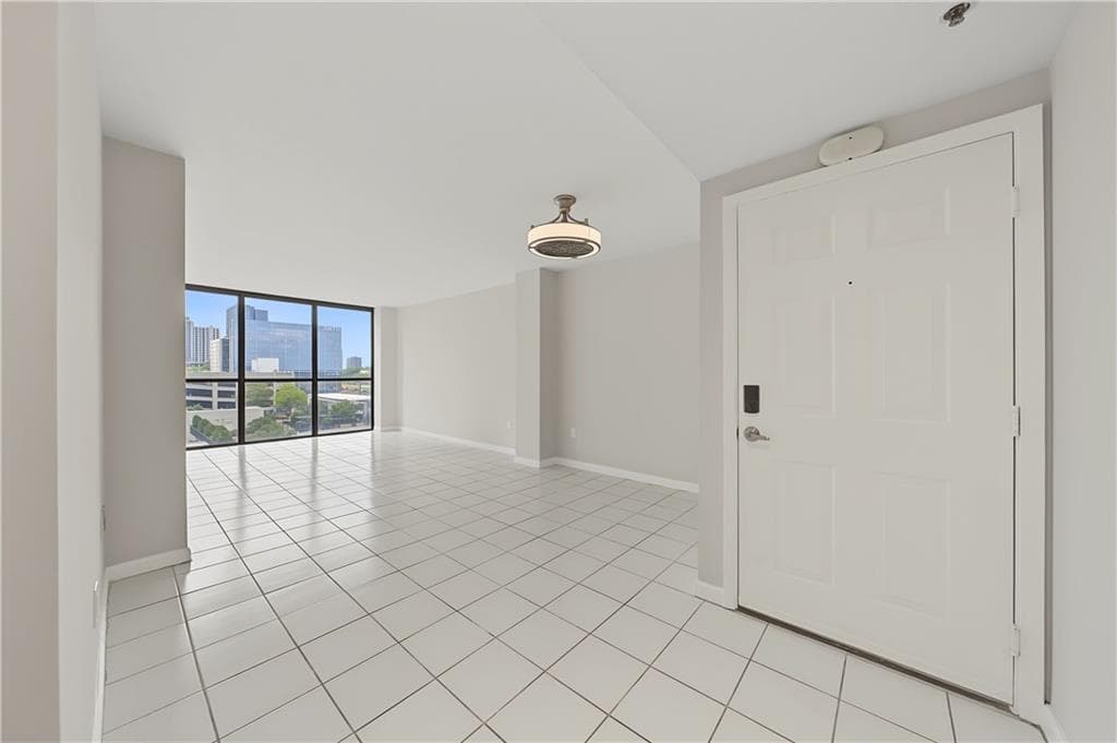 1 bedroom, 1 bathroom, 813 sq ft condominium for rent at 1280 W Peachtree Street 1207, Atlanta, GA 30309 for $2,200 a month — photo 4