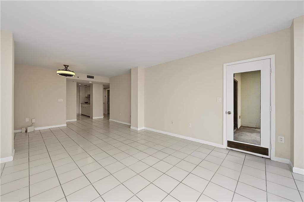 1 bedroom, 1 bathroom, 813 sq ft condominium for rent at 1280 W Peachtree Street 1207, Atlanta, GA 30309 for $2,200 a month — photo 8