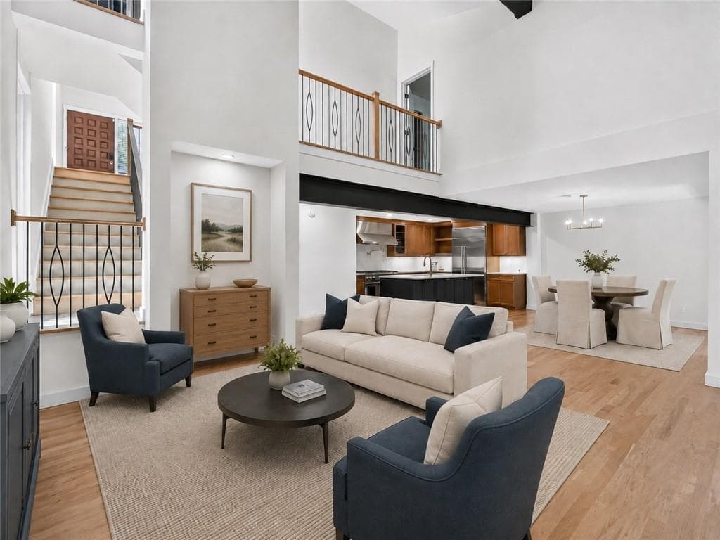 3 bedroom, 3 bathroom, 2,192 sq ft townhouse for sale at 4075 Audubon Drive, Marietta, GA 30068 — photo 3