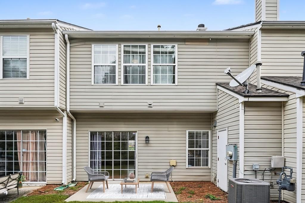3 bedroom, 3 bathroom, 1,386 sq ft townhouse for sale at 1732 Stanwood Drive, Kennesaw, GA 30152 — photo 6