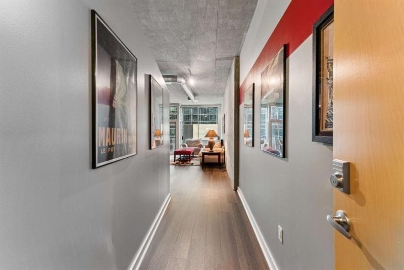 1 bedroom, 1 bathroom, 696 sq ft condominium for sale at 923 Peachtree Street 827, Atlanta, GA 30309 — photo 3