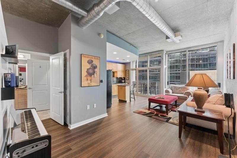 1 bedroom, 1 bathroom, 696 sq ft condominium for sale at 923 Peachtree Street 827, Atlanta, GA 30309 — photo 6