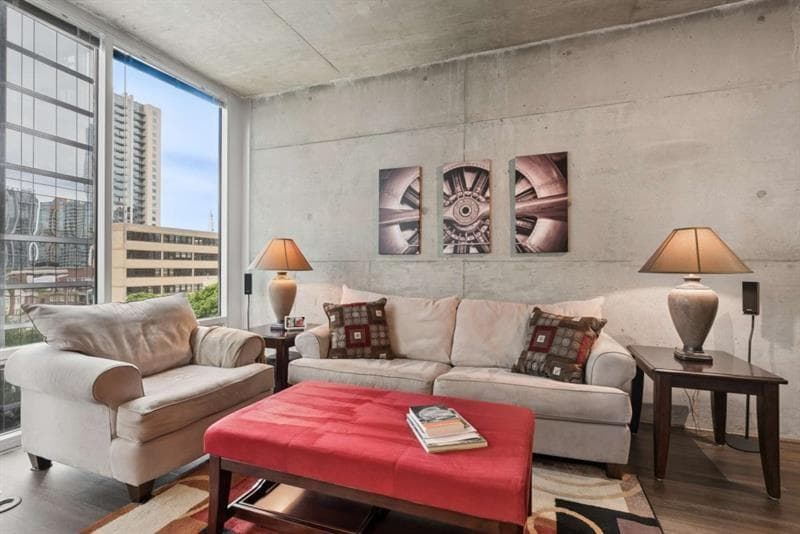 1 bedroom, 1 bathroom, 696 sq ft condominium for sale at 923 Peachtree Street 827, Atlanta, GA 30309 — photo 10