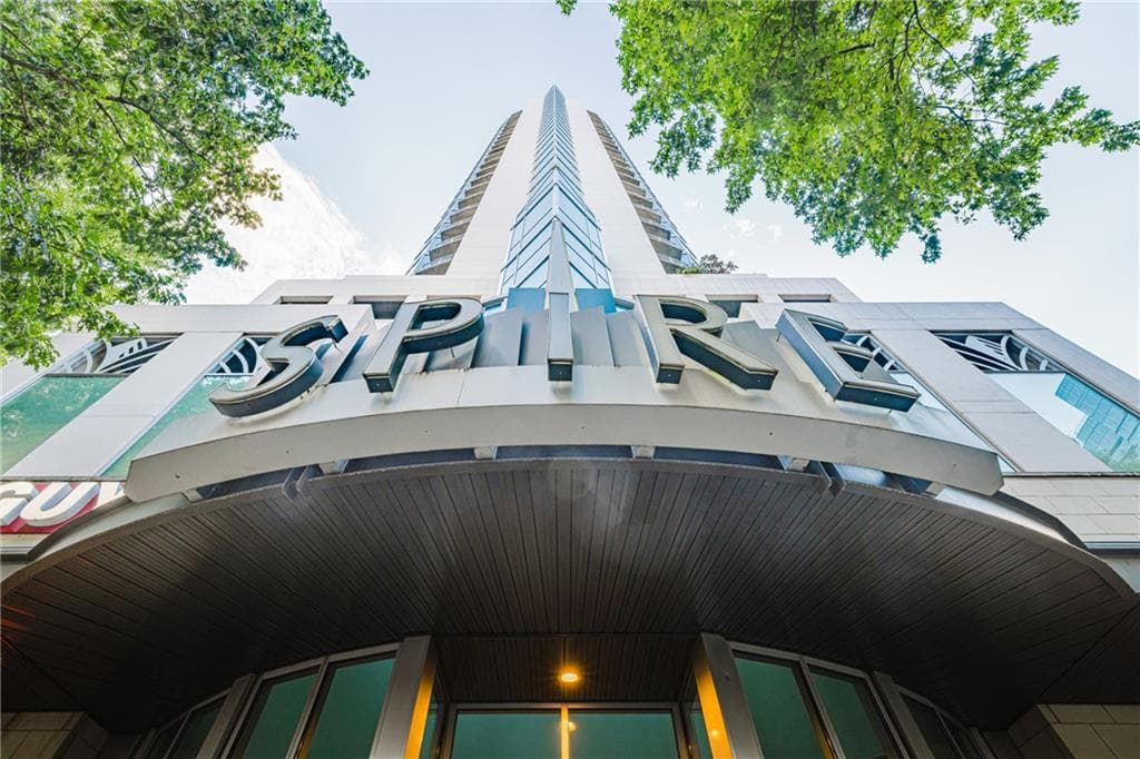2 bedroom, 2 bathroom, 1,356 sq ft condominium for sale at 860 Peachtree Street 2202, Atlanta, GA 30308 — photo 1 of 69