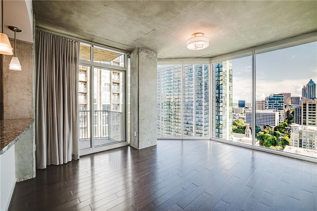 2 bedroom, 2 bathroom, 1,356 sq ft condominium for sale at 860 Peachtree Street 2202, Atlanta, GA 30308 — photo 3