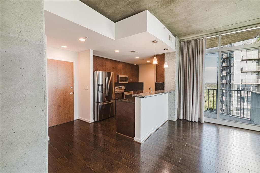 2 bedroom, 2 bathroom, 1,356 sq ft condominium for sale at 860 Peachtree Street 2202, Atlanta, GA 30308 — photo 6