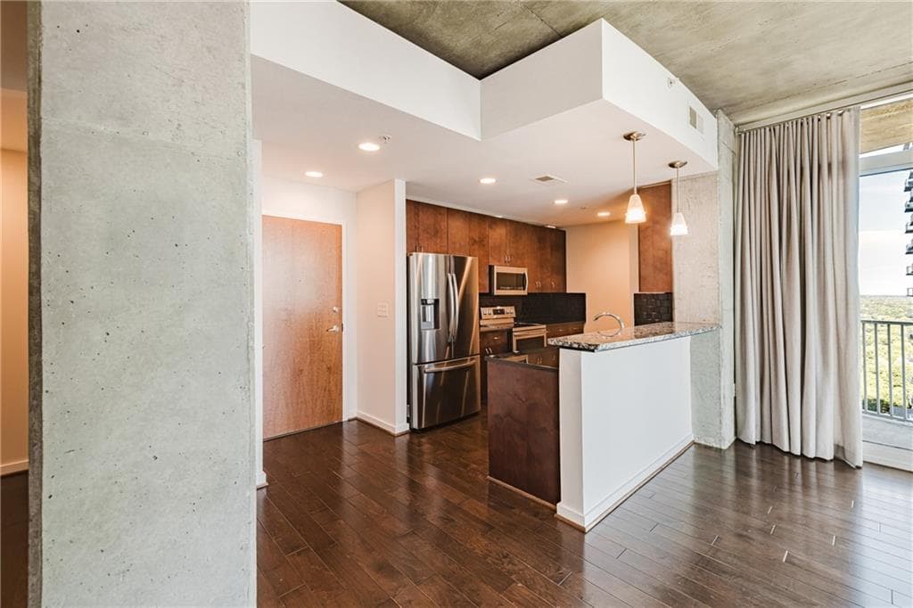2 bedroom, 2 bathroom, 1,356 sq ft condominium for sale at 860 Peachtree Street 2202, Atlanta, GA 30308 — photo 7