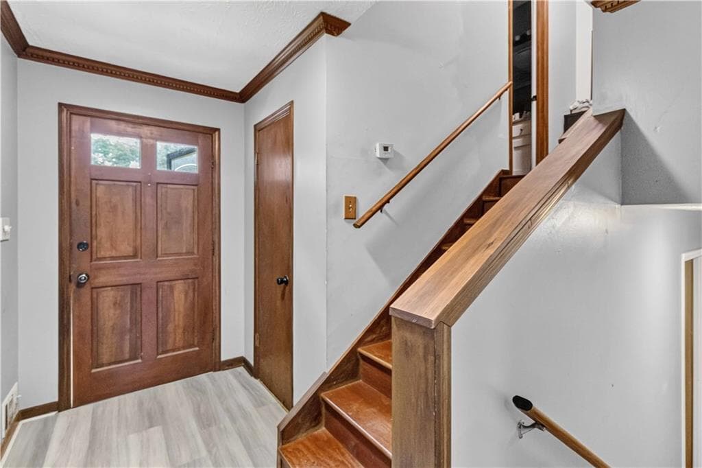 4 bedroom, 3 bathroom, 2,126 sq ft single family residence under contract at 520 Rye House Court, Lawrenceville, GA 30044 — photo 5