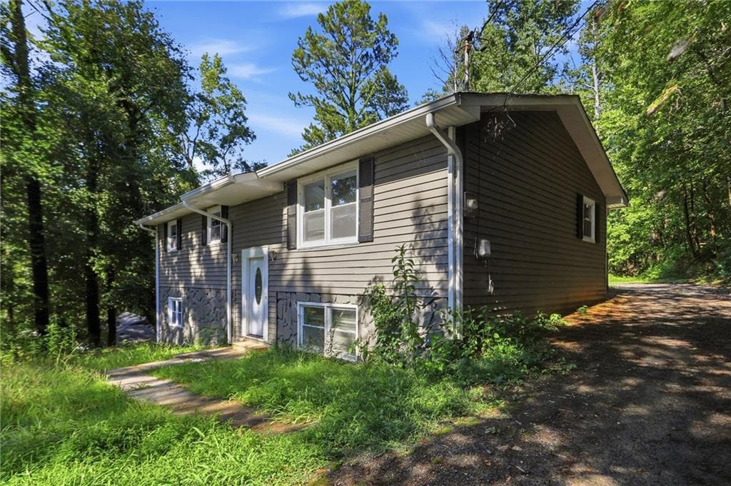 3 bedroom, 2 bathroom, 1,196 sq ft single family residence for sale at 55 Grant Drive, Cartersville, GA 30121 — photo 3