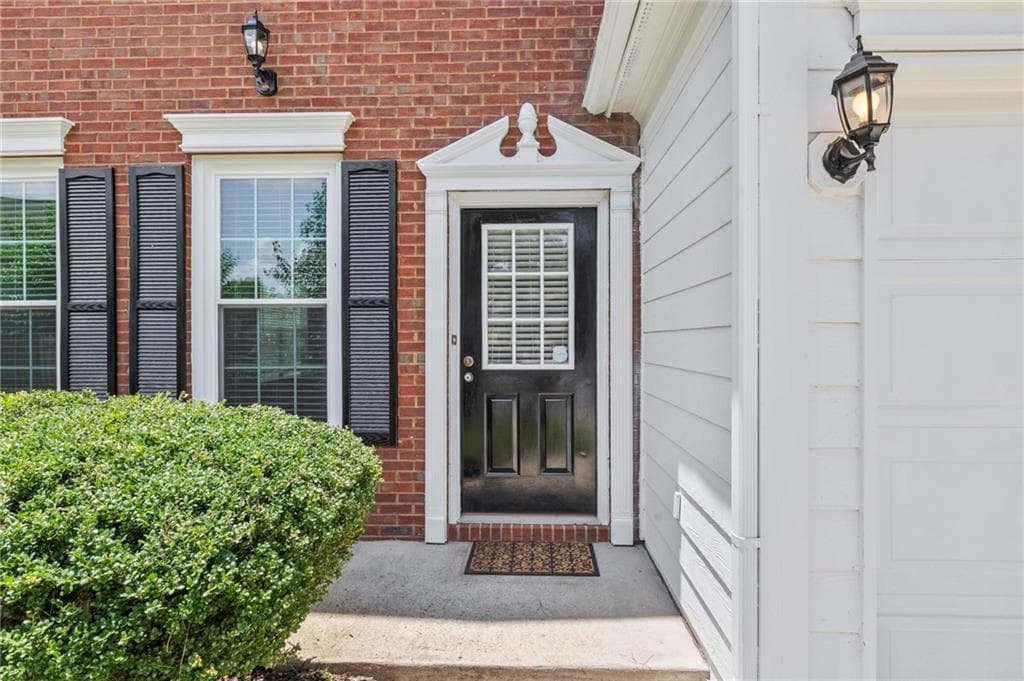 3 bedroom, 3 bathroom, 1,998 sq ft single family residence for rent at 490 Chippenham Court, Johns Creek, GA 30005 for $2,700 a month — photo 3