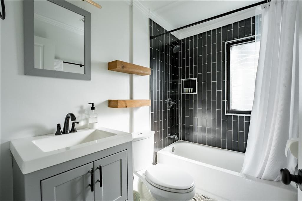 2 bedroom, 1 bathroom single family residence for rent at 484 Glenwood Place, Atlanta, GA 30316 for $2,400 a month — photo 6