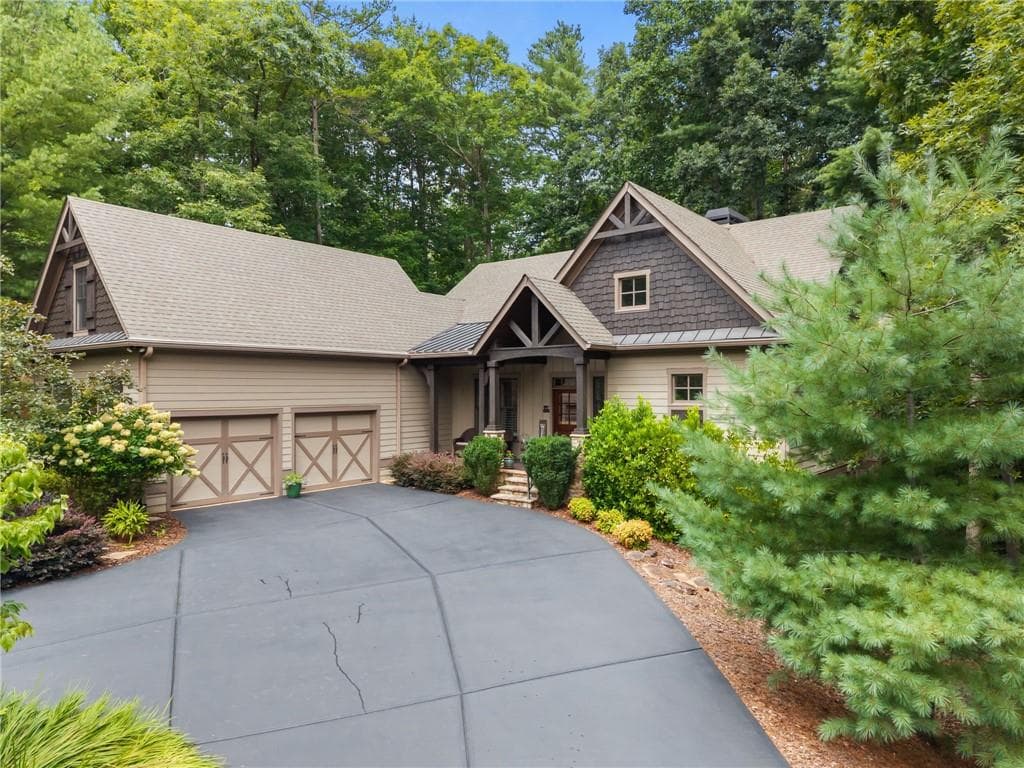 4 bedroom, 4 bathroom, 3,647 sq ft single family residence for sale at 520 Choctaw Pass, Big Canoe, GA 30143 — photo 2