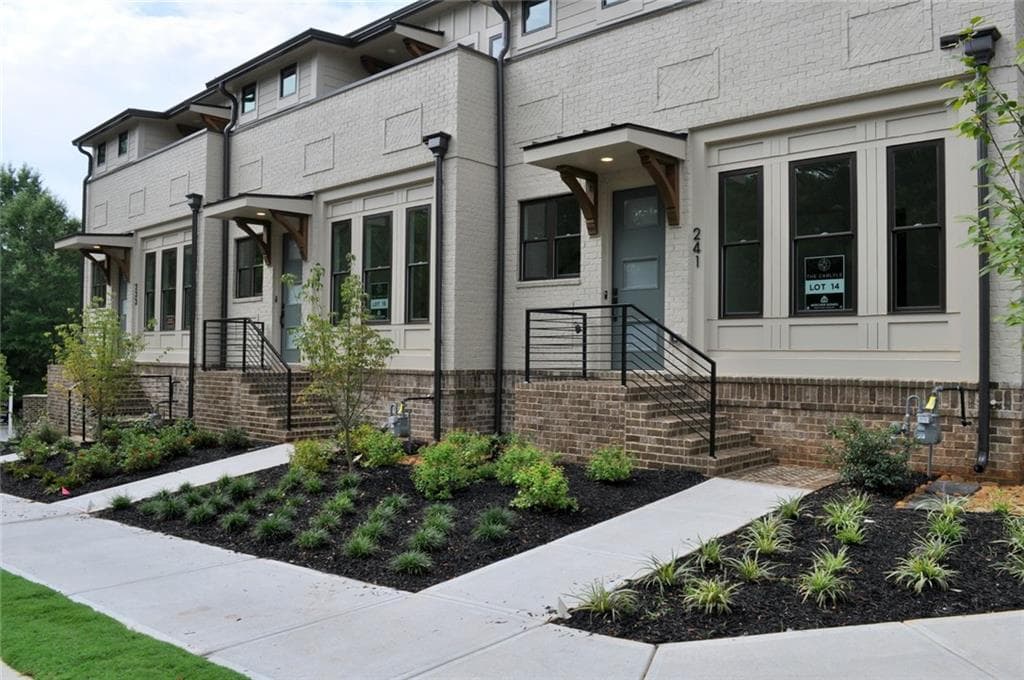 3 bedroom, 5 bathroom, 2,660 sq ft townhouse for sale at 245 White Street, Marietta, GA 30060