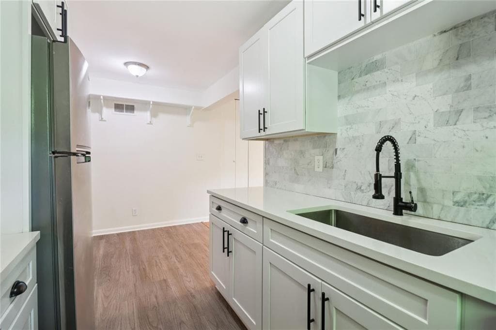 1 bedroom, 1 bathroom, 640 sq ft condominium for sale at 1284 Piedmont Avenue 12, Atlanta, GA 30309 — photo 5
